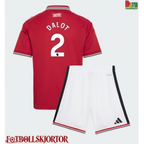 Manchester United Diogo Dalot #2 Hemmakläder Barn 2026-27 Kortärmad (+ Korta byxor)